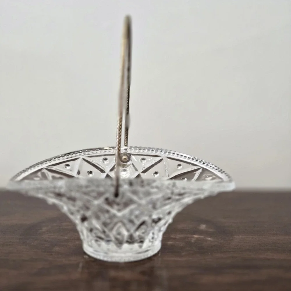 Avon Vintage Crystal Glass Basket Embossed Trinket Votive Home Decor‎